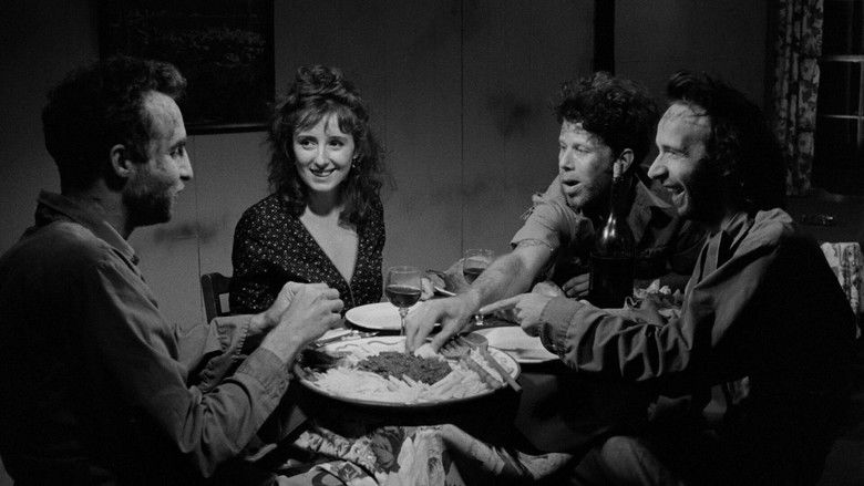 кадр из фильма Вне закона