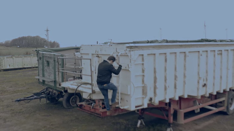 кадр из фильма 2025: Мир, который поработил вирус