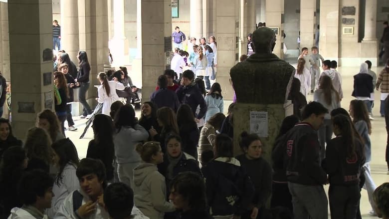 кадр из фильма Escuela normal