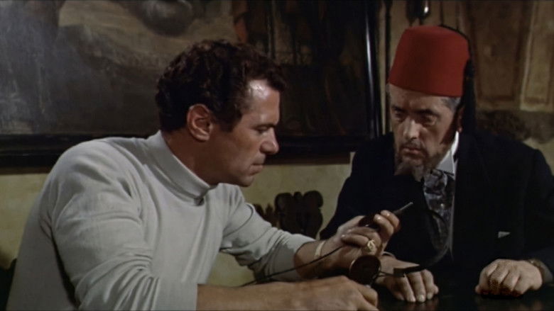 кадр из фильма MMM 83 - Missione Morte Molo 83