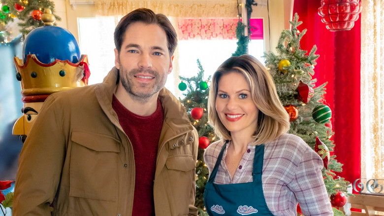 кадр из фильма Рождественский городок