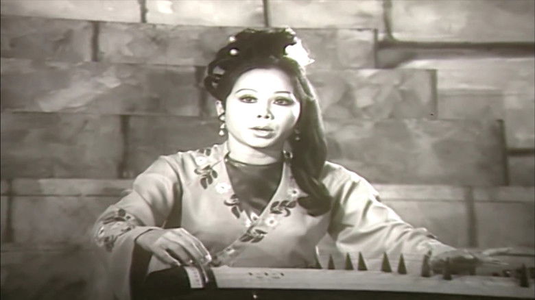 кадр из фильма Ván bài lật ngửa 2: Quân cờ di động