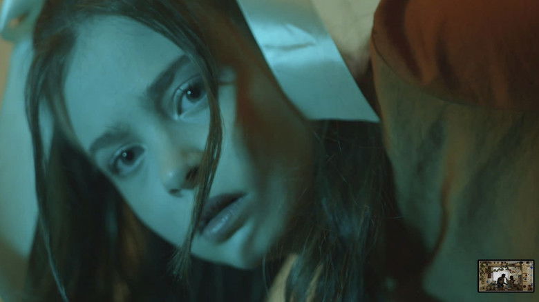 кадр из фильма El Monstruo Bajo mi Cama