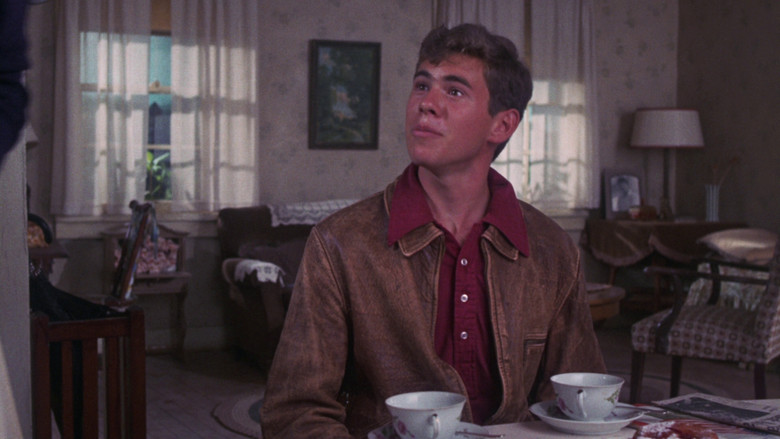 кадр из фильма Лето 42-го