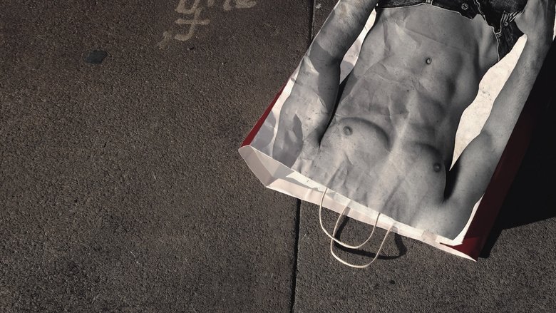 кадр из фильма White Hot: The Rise & Fall of Abercrombie & Fitch