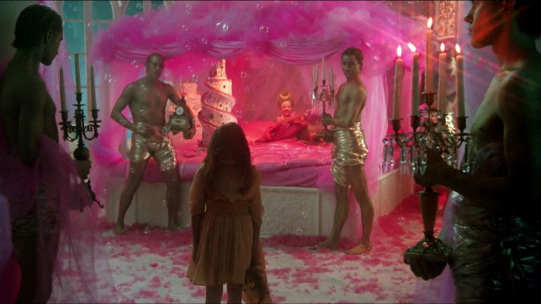 кадр из фильма Lumikuningatar