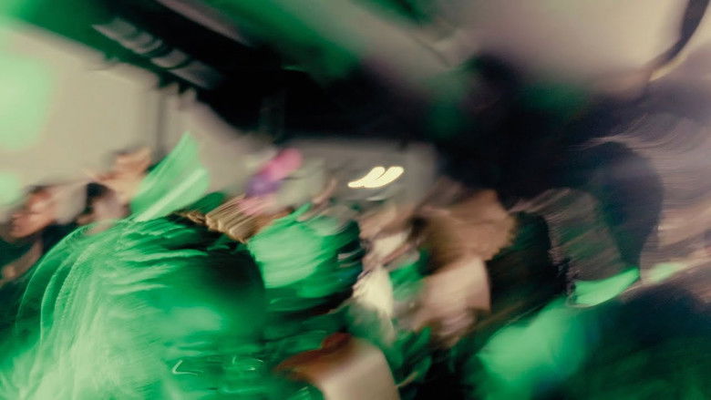 кадр из фильма How to Live