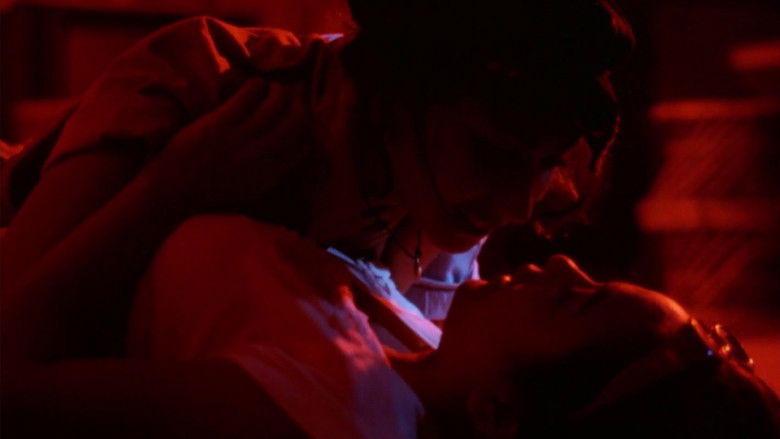 кадр из фильма Manila by Night