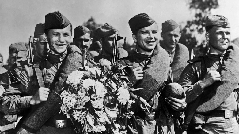 кадр из фильма Максим Перепелица