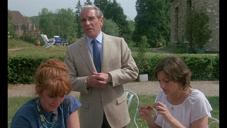 кадр из фильма Пусть те, у кого большая зарплата, поднимут руку!