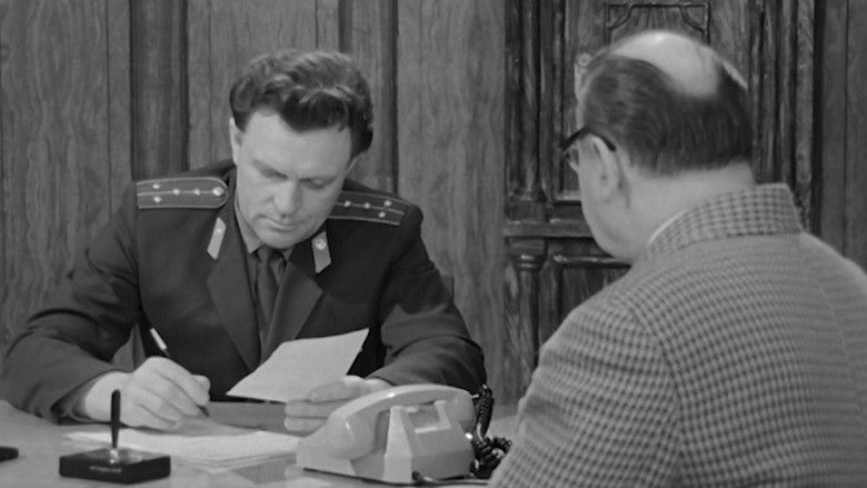 кадр из фильма Человек в проходном дворе