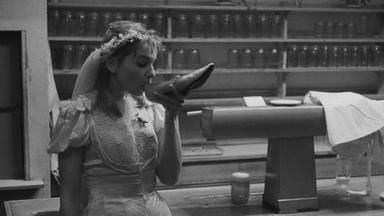 кадр из фильма Жемчужинки на дне