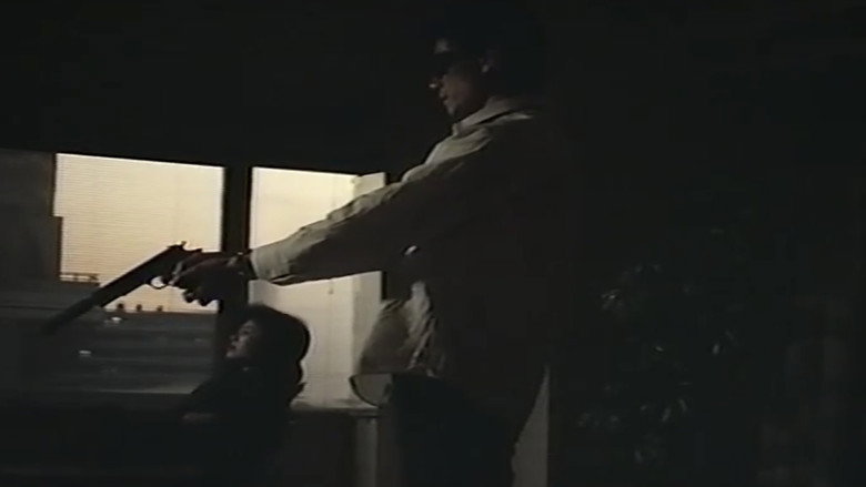 кадр из фильма 凌辱！制服処女