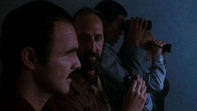 кадр из фильма Команда Шарки