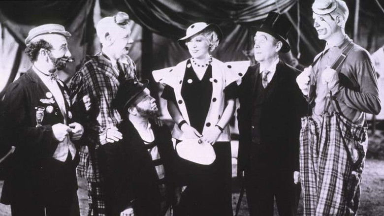 кадр из фильма Я не ангел