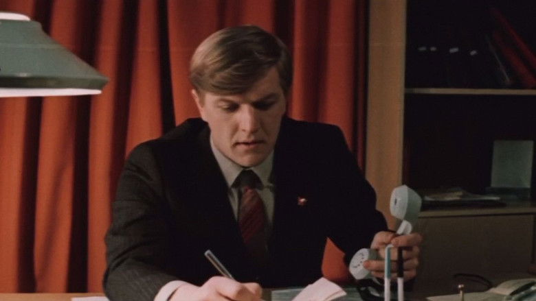 кадр из фильма Лиха беда начало