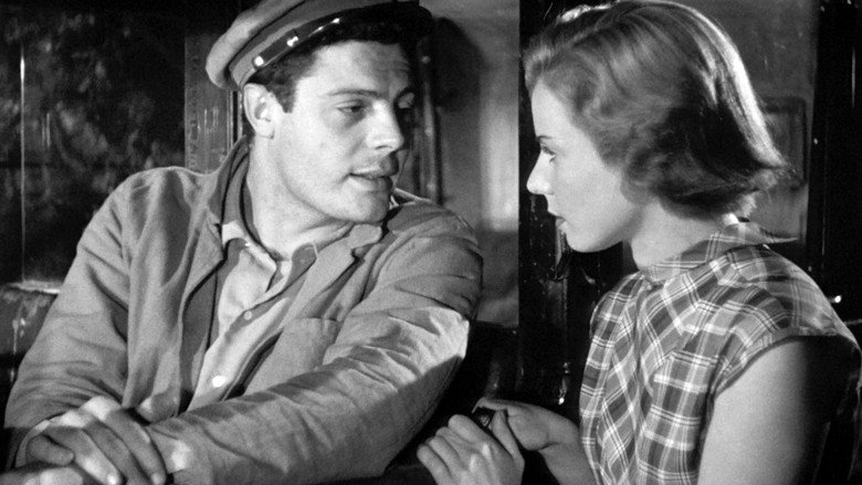 кадр из фильма Девушки с площади Испании