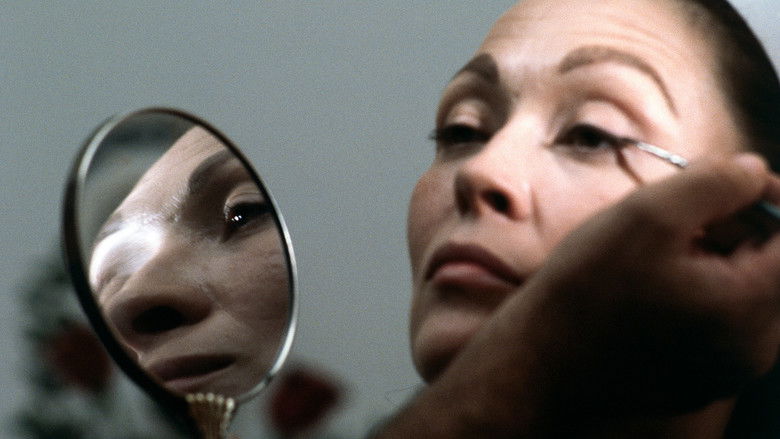 кадр из фильма Дорогая мамочка