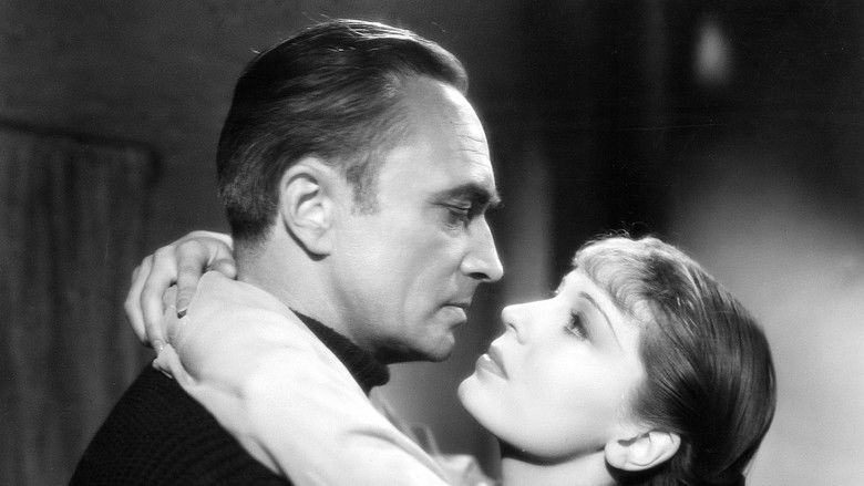 кадр из фильма The Spy in Black