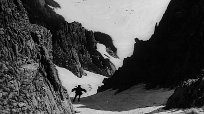 кадр из фильма Чёртово ущелье