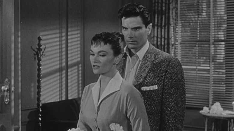 кадр из фильма Я вышла замуж за монстра из космоса