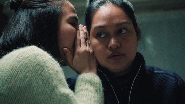 кадр из фильма Enjoy Your Stay