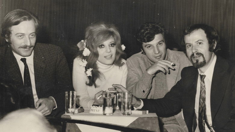 кадр из фильма Γιάννης Σπανός: Πίσω απ' τη μαρκίζα