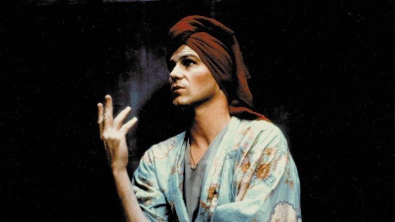 кадр из фильма Поцелуй женщины-паука