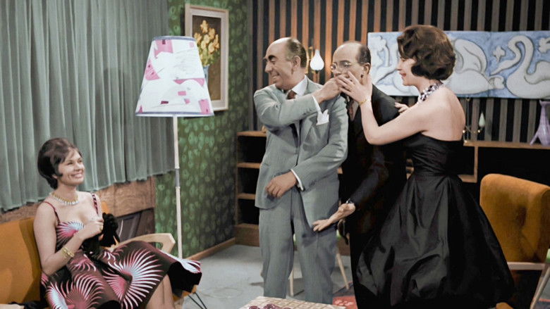 кадр из фильма Το Κοροϊδάκι Της Δεσποινίδος