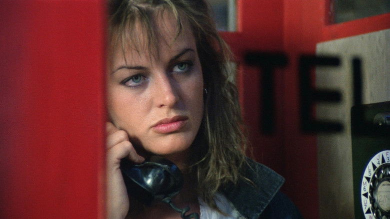 кадр из фильма Девушка в жёлтой пижаме