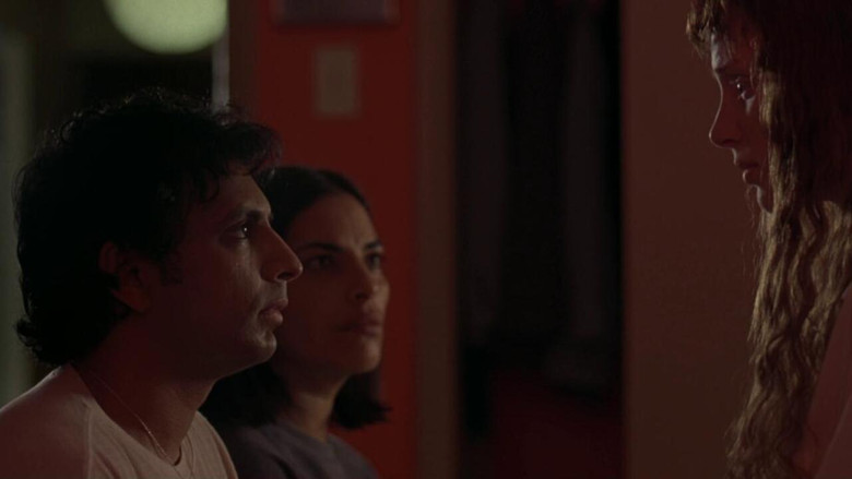 кадр из фильма Девушка из воды