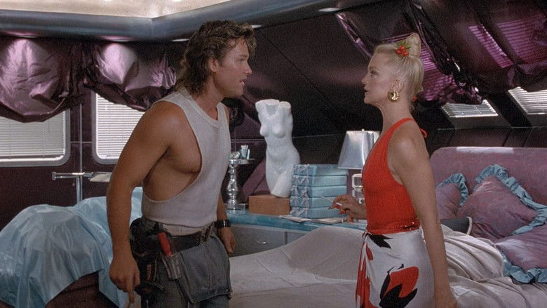 кадр из фильма За бортом