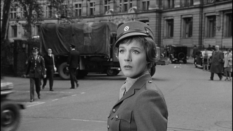 кадр из фильма Американизация Эмели