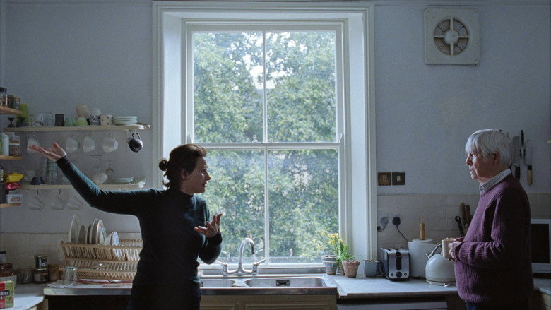 кадр из фильма Queen at Sea