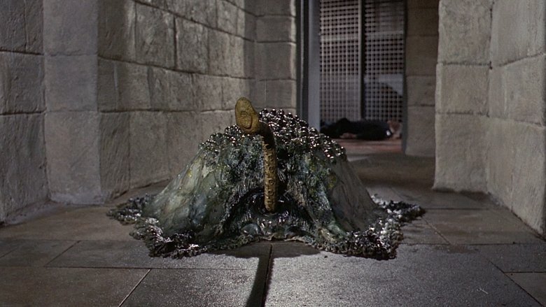 кадр из фильма Остров террора