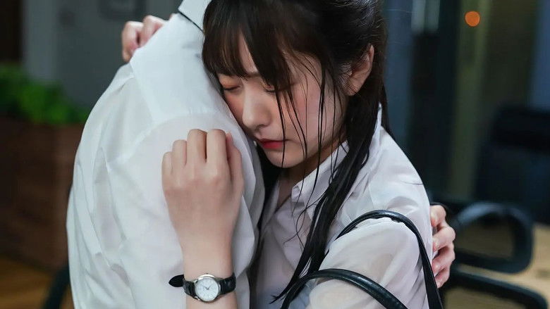 кадр из фильма ゲリラ豪雨の夜に憧れの女上司と会社で2人きり…帰れなくなった僕らは朝までSEXしまくった 青空ひかり