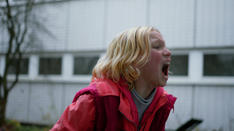 кадр из фильма Разрушительница системы