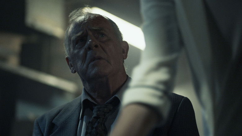 кадр из фильма Она никогда не умирала