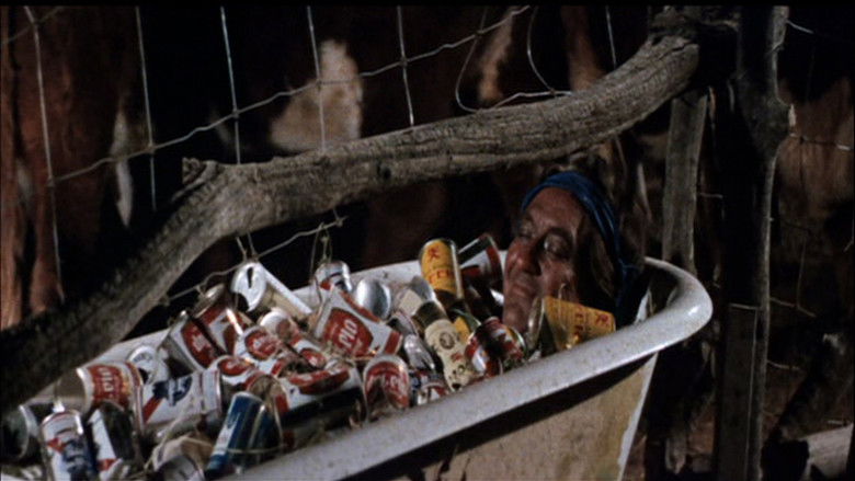 кадр из фильма Держись подальше, Джо