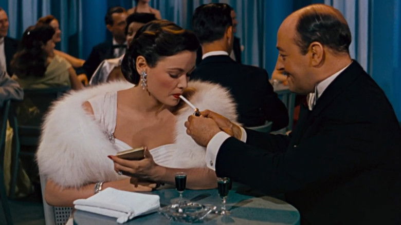 кадр из фильма На Ривьере