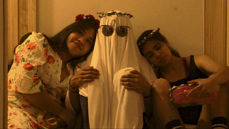 кадр из фильма Rosas y Fantasmas