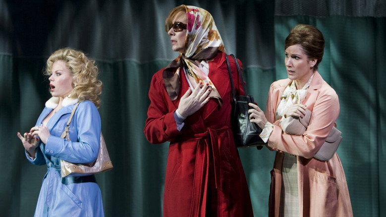 кадр из фильма 9 to 5: The Musical