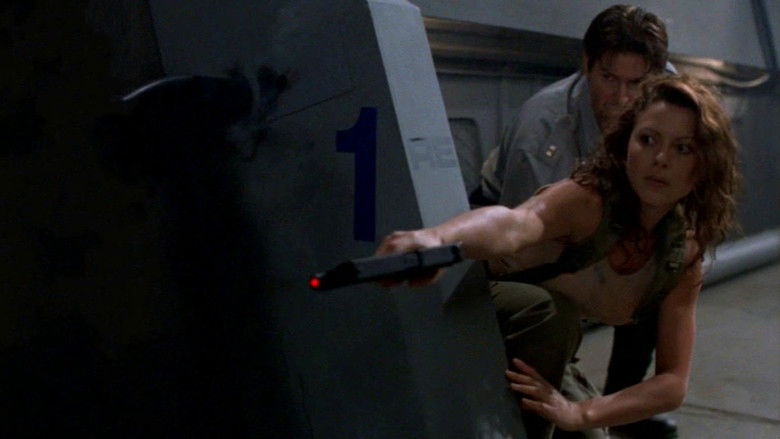 кадр из фильма Фатальный конфликт