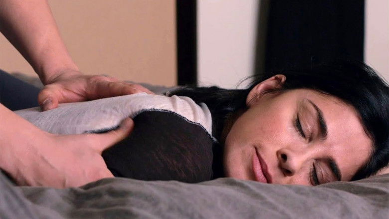 кадр из фильма Я улыбаюсь в ответ