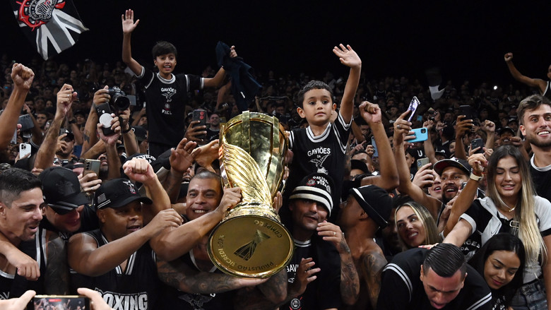 кадр из фильма Bastidores da Loucura