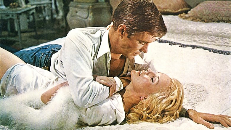 кадр из фильма The Carpetbaggers