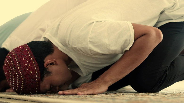 кадр из фильма Under the Crescent Moon