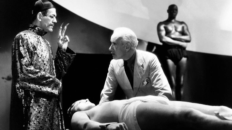 кадр из фильма Маска Фу Манчу