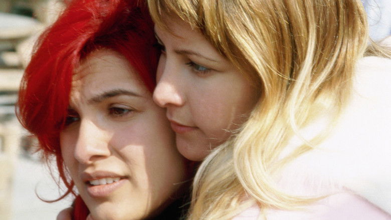 кадр из фильма Две девушки