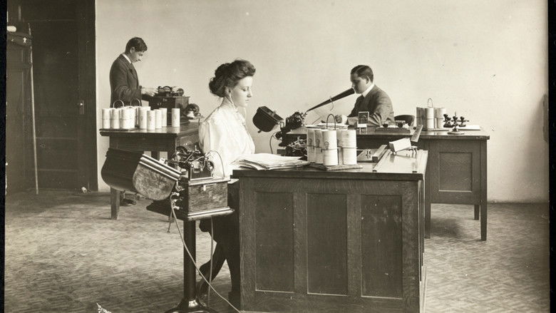 кадр из фильма Et l’homme créa la secrétaire